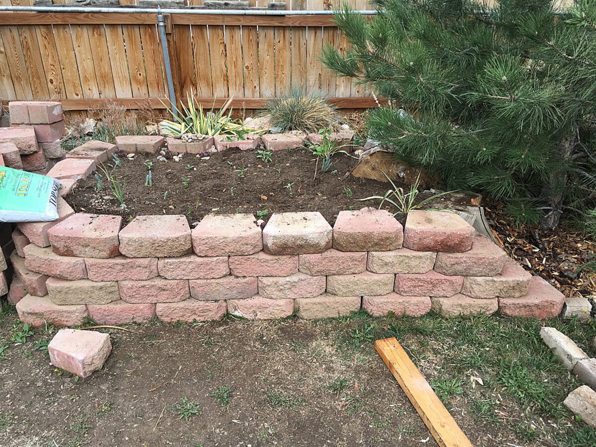 Free brick planter